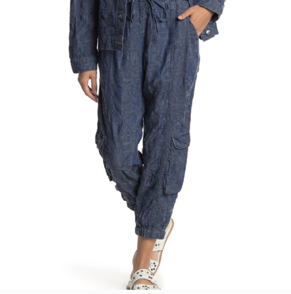 Johnny Was Pull On denim Cargo Jogger Pants Women's Size Xs Blue Embroidery